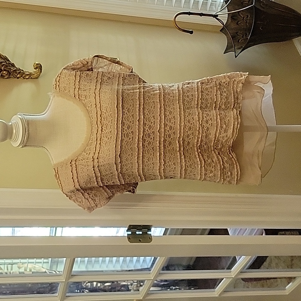 Love on a Hanger tan lace top sheer longer under layer split back cap slv M EUC…